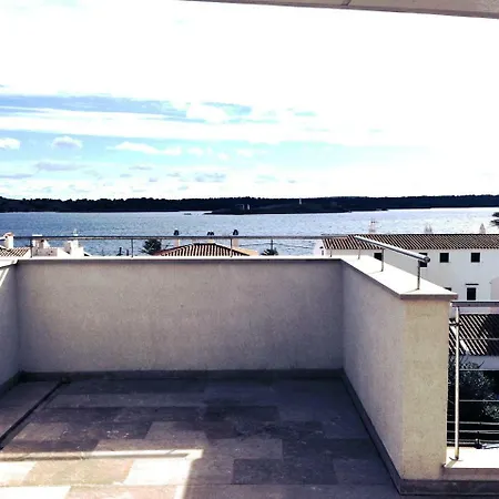 F17 Chalet Adosado Junto A La Bahia De Fornells *